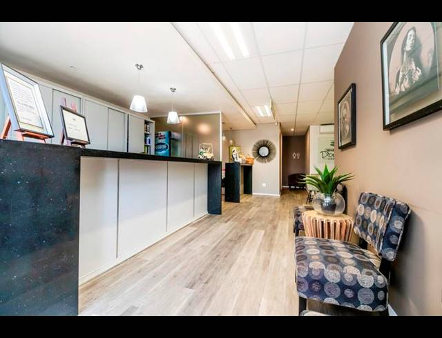 BUSINESS PROPERTY TO RENT IN FOURWAYS GARDENS